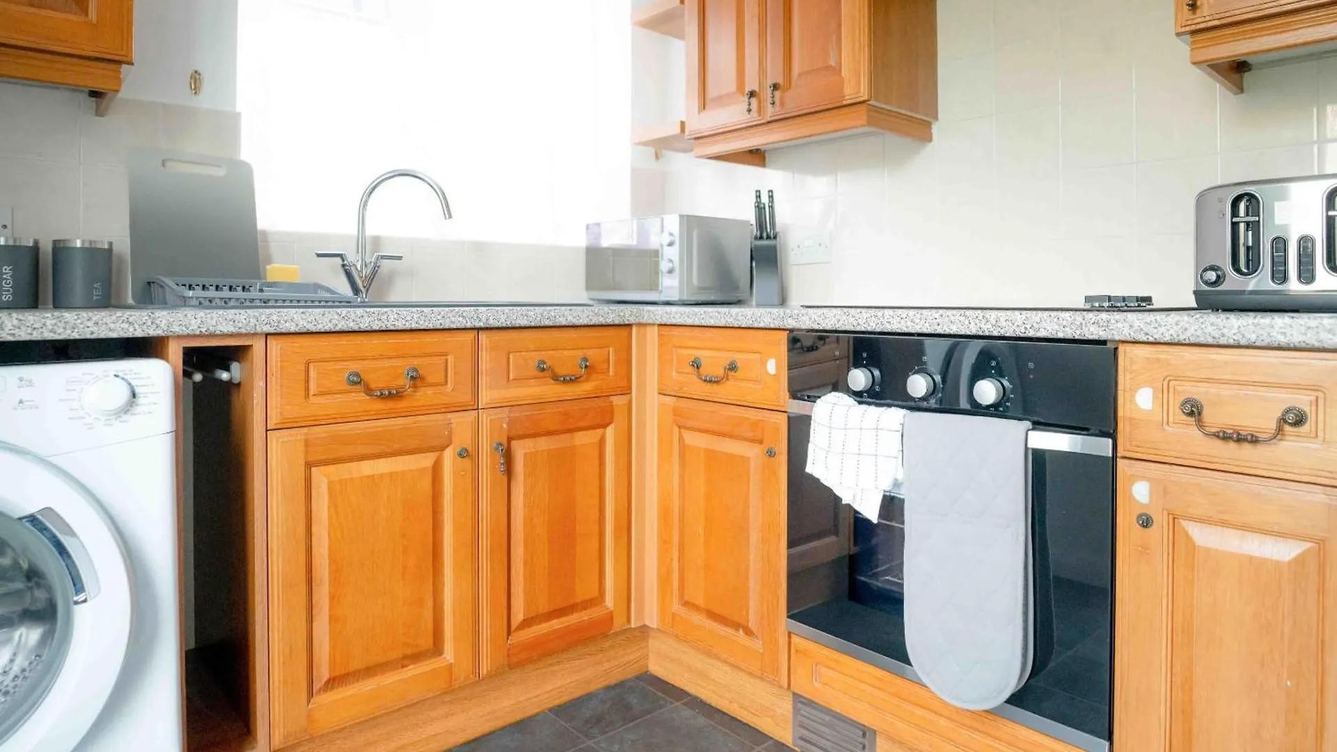 Amazing 2 Bedroom Apartment With Parking Belvedere